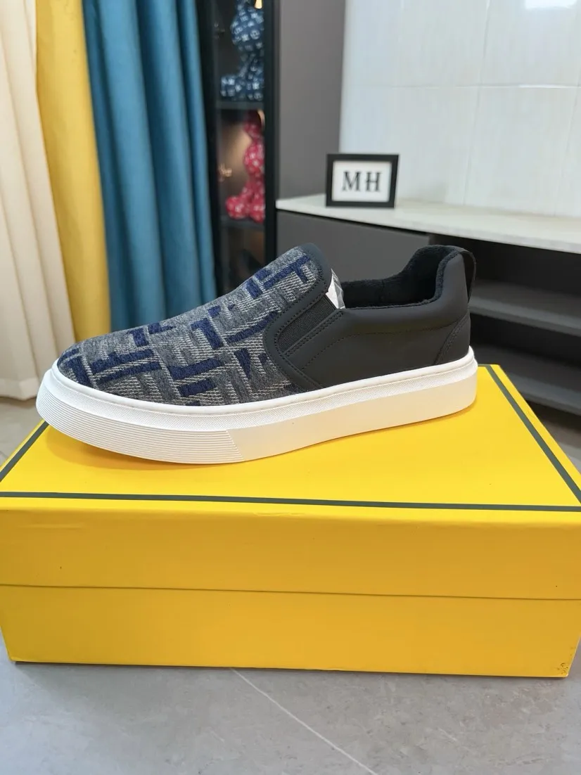Men's shoes 💰400🌸🌸【FENDI】(velvet lining and leather lining are preferred when ordering) F's new product is on the market, imported concave and convex surface waterproof cloth, classic rhombus pattern F's craftsmanship, high-end and classy, ​​comfortable on the feet, versatile to wear, full of three-dimensional sense, 3 colors available, size: 38-44 (37.45, can be customized, cannot be returned)